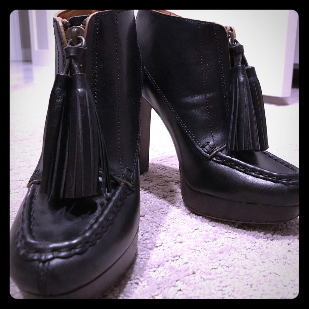 Authentic: Coach Black Ankle Boots with Tassels 6B